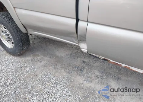 2005 Chevrolet Silverado 2500Hd Ls z USA, uszkodzony, nr VIN 1GCHK23235F842020